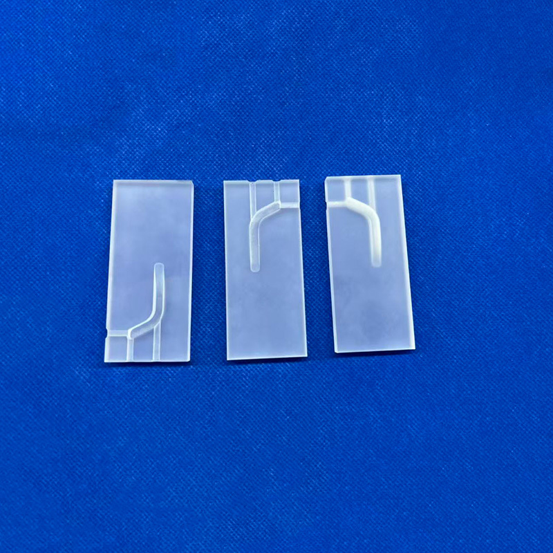 Latest company case about Corrosion Resistance Sandblasted Quartz Sheet for High Temperature Insulation-Mia