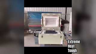 High-temperature and corrosion-resistant quartz glass tube